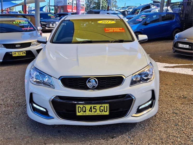 
								2017 Holden Commodore full									