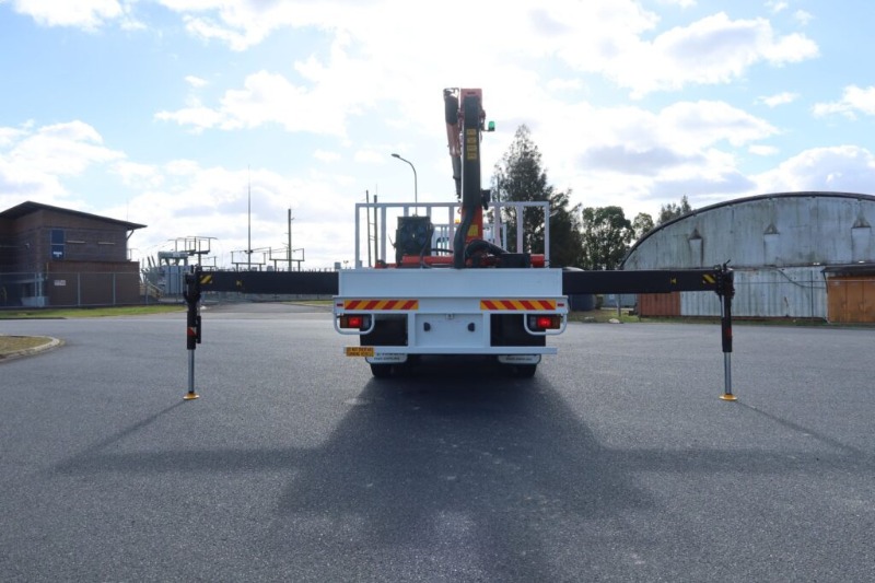 
								Isuzu FVY 240-300 – 6×4 – REAR MOUNTED CRANE TRUCK full									