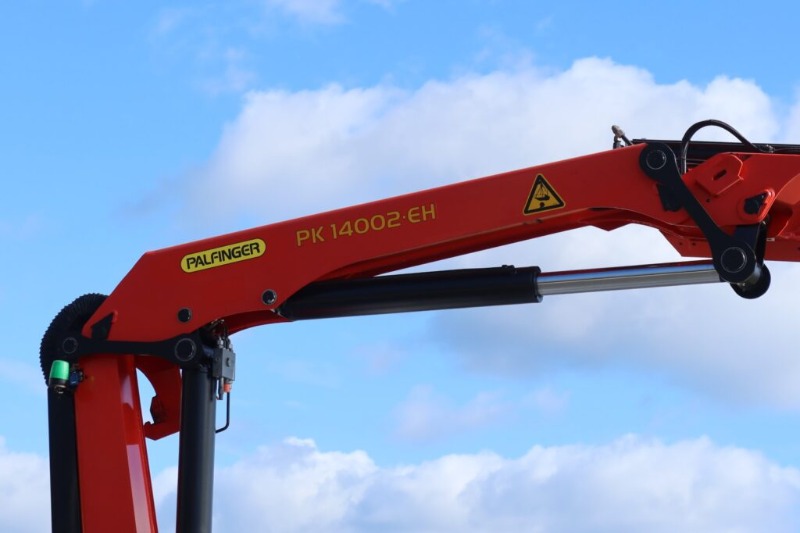 
								Isuzu FVY 240-300 – 6×4 – REAR MOUNTED CRANE TRUCK full									