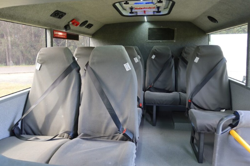 
								Isuzu NLS 45-150 AWD – COACH full									