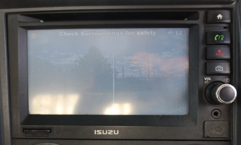 
								Isuzu FVY 240-300 – 6×4 – REAR MOUNTED CRANE TRUCK full									