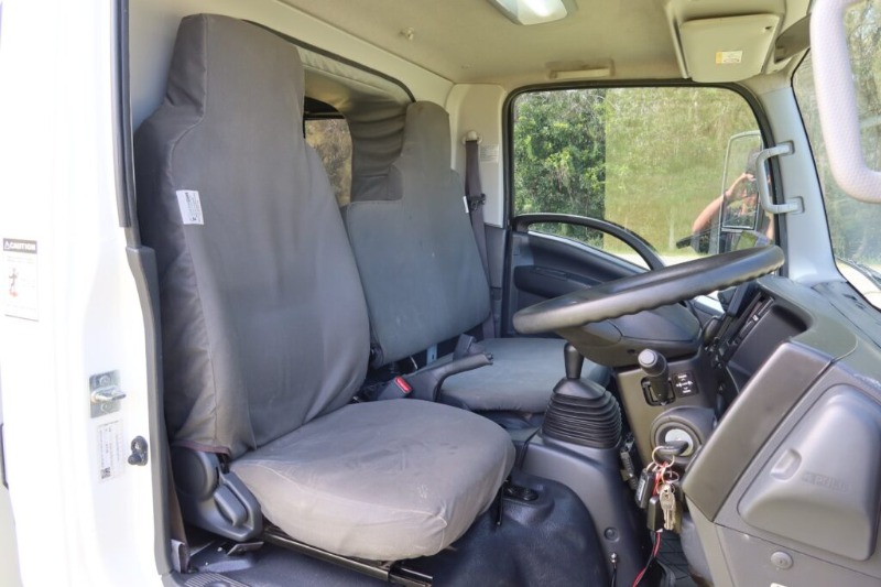 
								Isuzu NLS 45-150 AWD – COACH full									
