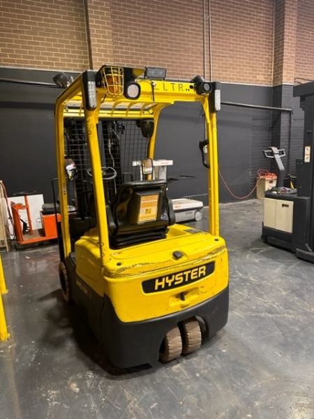 
								Used Hyster 1.8 Tonne Electric Forklift J1.8XNT full									