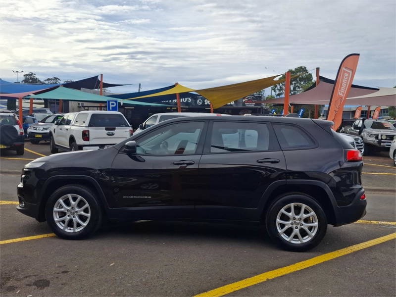 
								2016 Jeep Cherokee full									