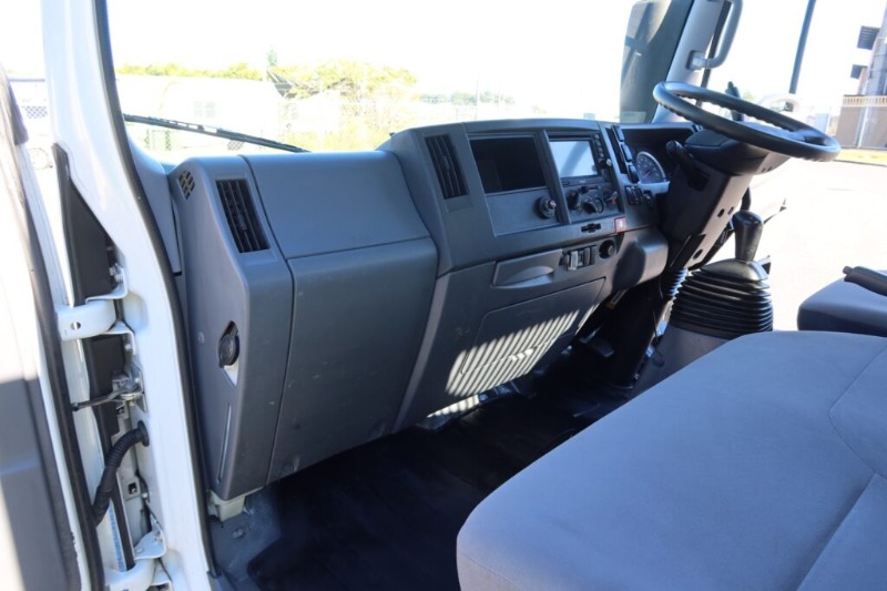 
								Isuzu NLR 45-150 SWB TIPPER TRUCK full									
