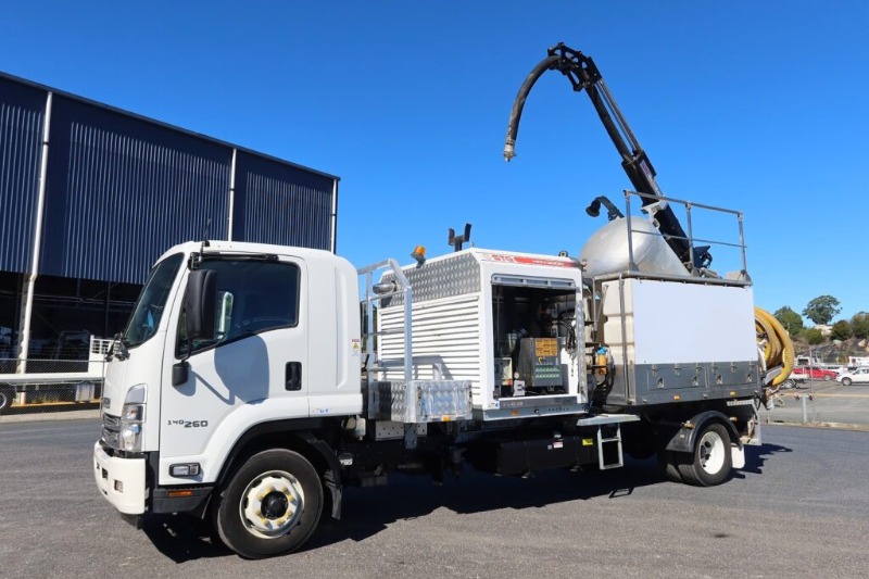 Isuzu FSD 140-260 Auto – VACUUM EXCAVATOR UNIT