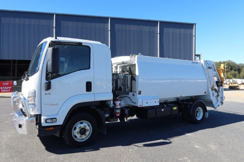 Isuzu FRR 110-260 Auto