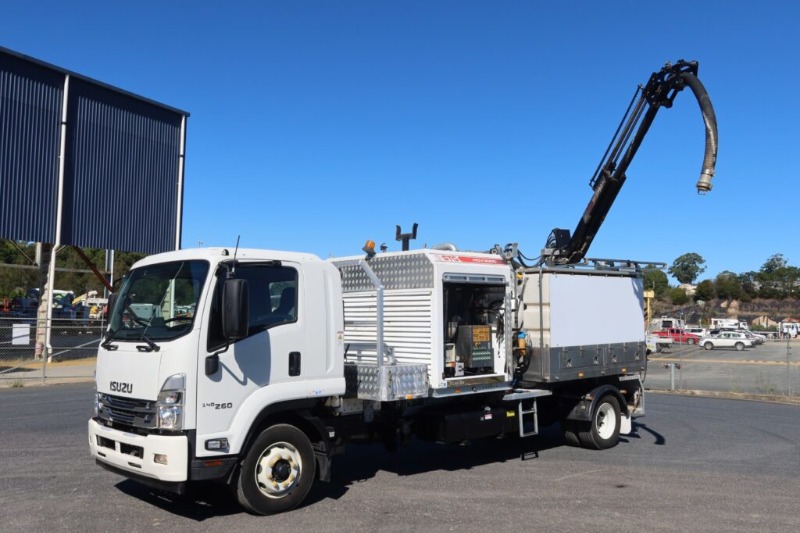 
								Isuzu FSD 140-260 Auto – VACUUM EXCAVATOR UNIT full									