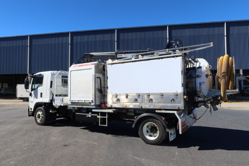 
								Isuzu FSD 140-260 Auto – VACUUM EXCAVATOR UNIT full									