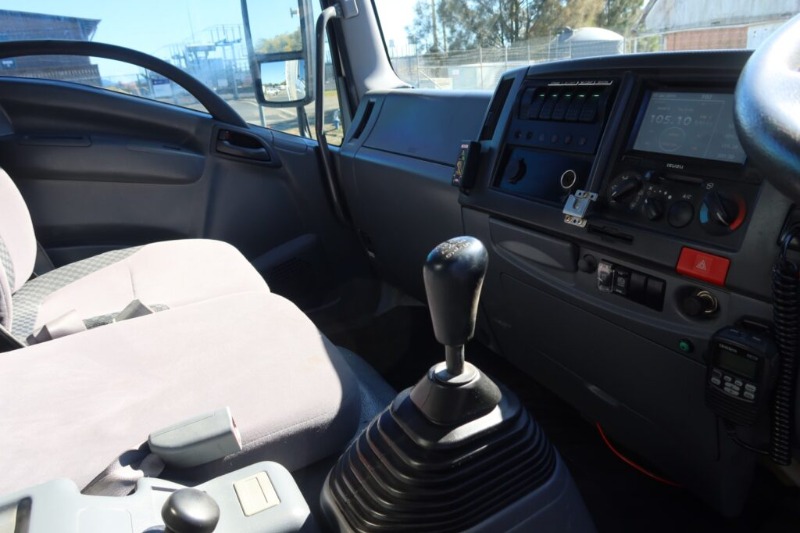 
								Isuzu FRR 500 TIPPER WITH CRANE AND TOOLBOXES full									