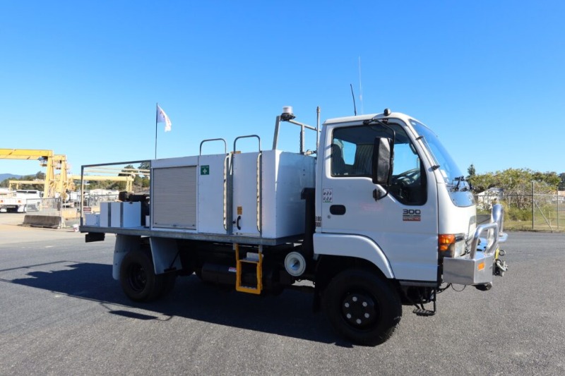 Isuzu NPS 300 4×4 – FIRE FIGHTING UNIT