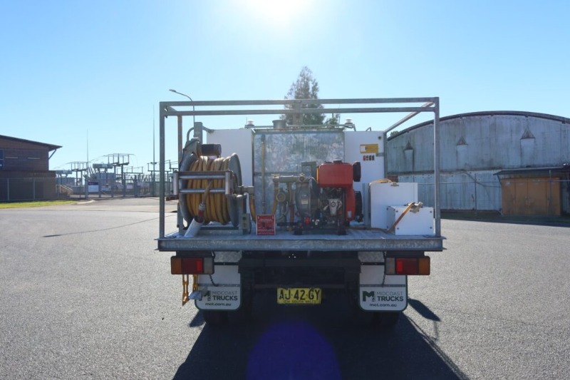 
								Isuzu NPS 300 4×4 – FIRE FIGHTING UNIT full									