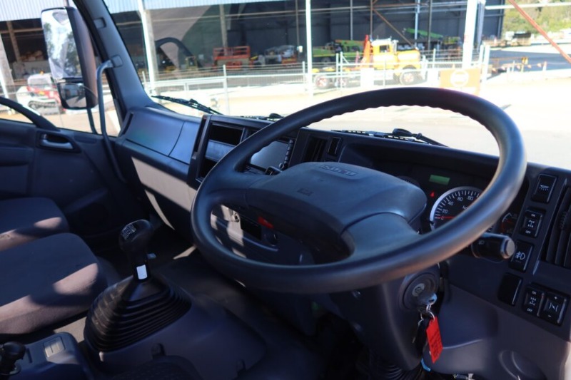 
								Isuzu FYJ 300-350 8×4 – BEAVERTAIL full									