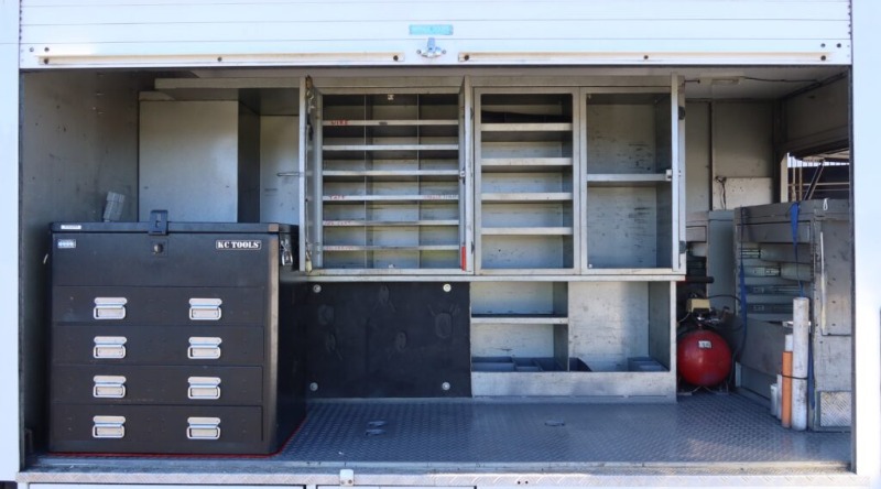 
								Isuzu NPR 300 MWB AMT Auto – ENCLOSED SERVICE TRUCK full									