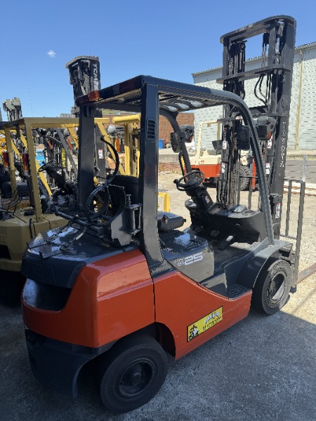 
								Secondhand Toyota 8 Series:L Forklift full									