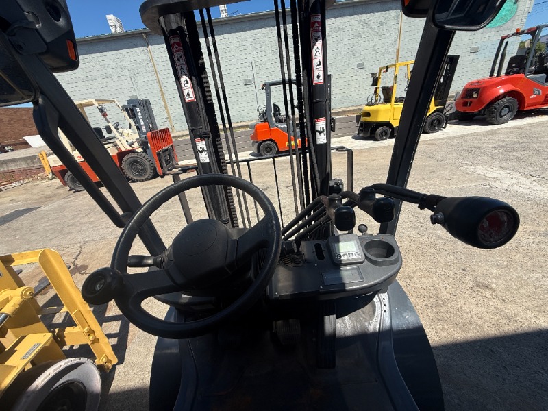 
								Secondhand Toyota 8 Series:L Forklift full									