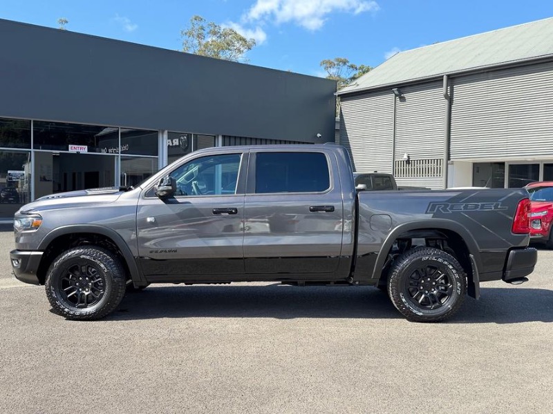 
								2025 RAM 1500 full									