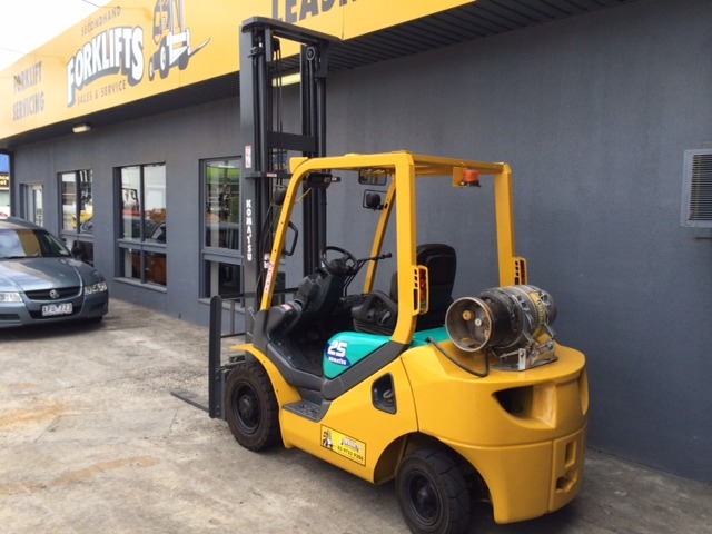 
								Komatsu 2.5 Tonne Forklift full									