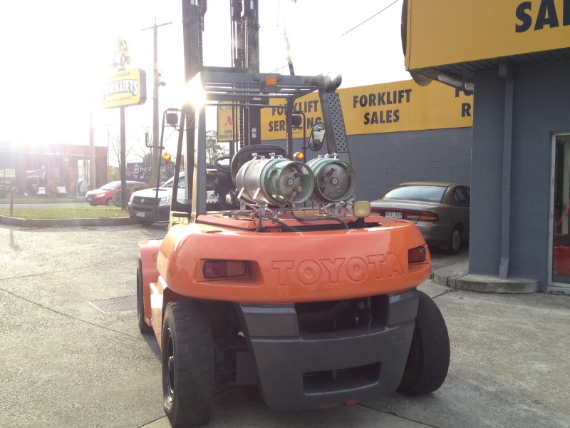 
								Toyota 7 Tonne LPG forklift full									