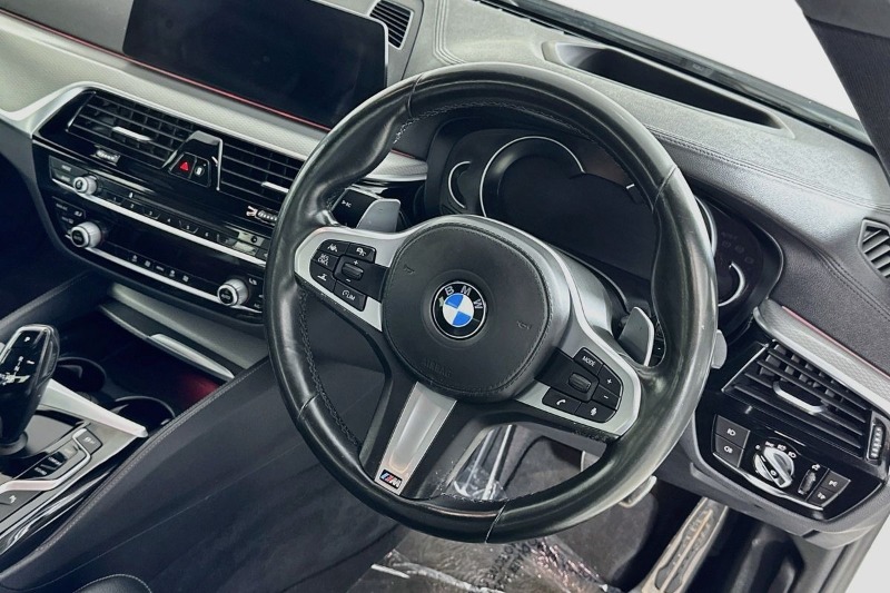 
								BMW 5 full									