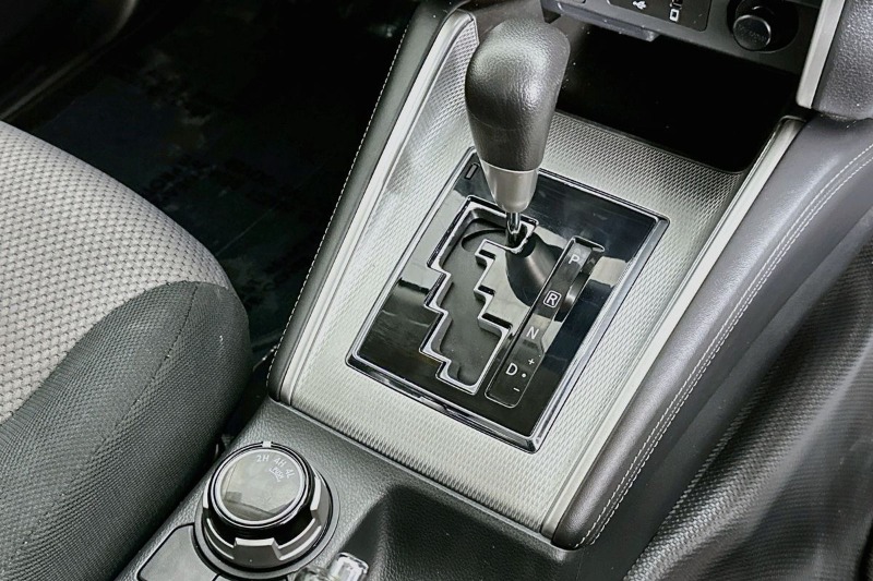 
								Mitsubishi PAJERO SPORT full									