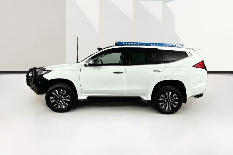
								Mitsubishi PAJERO SPORT full									