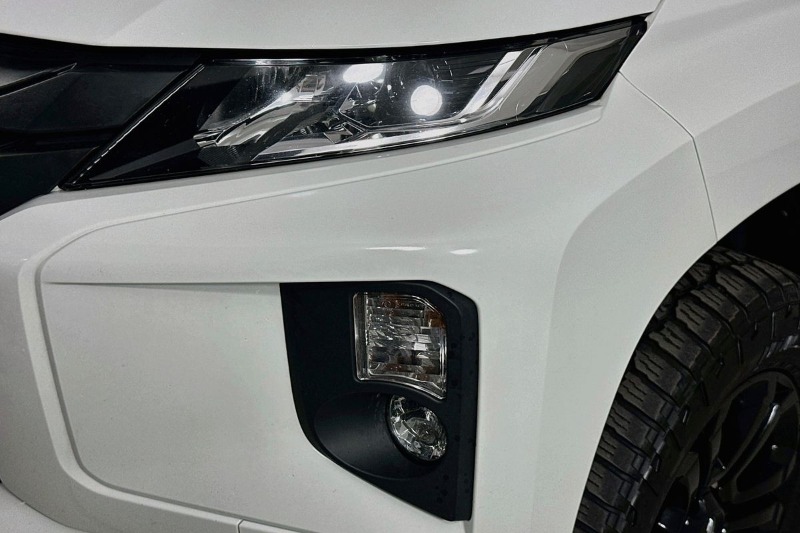 
								Mitsubishi TRITON full									