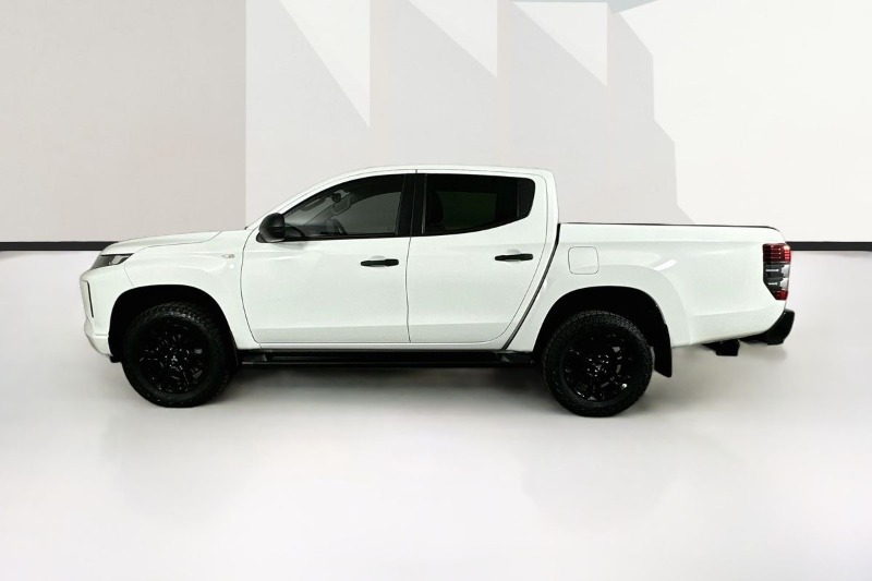 
								Mitsubishi TRITON full									