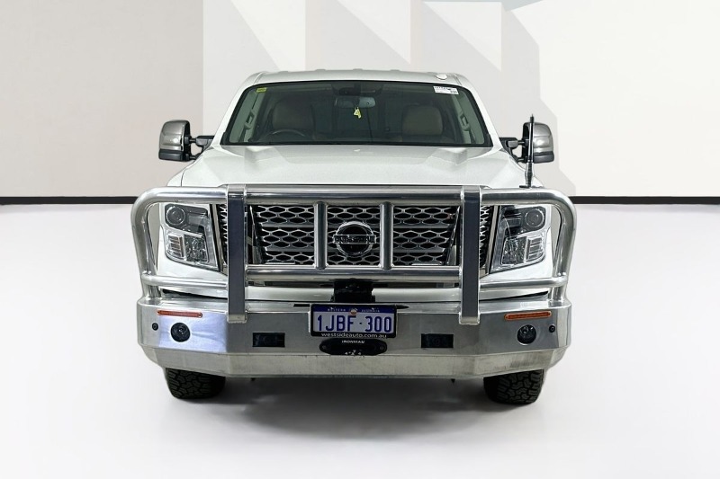 
								Nissan Titan full									