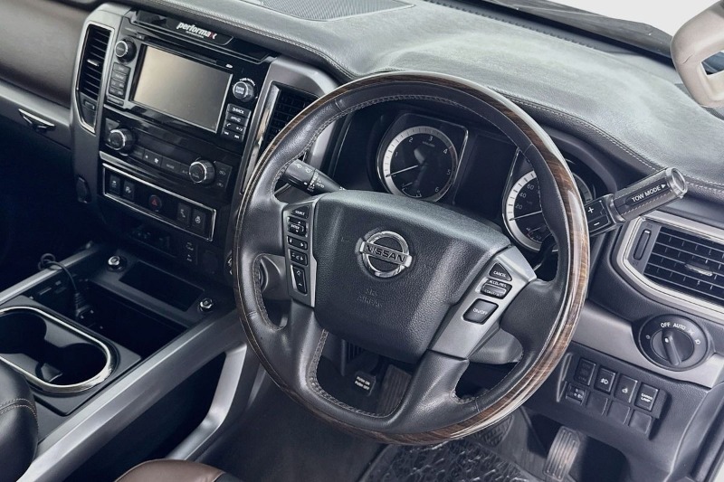 
								Nissan Titan full									