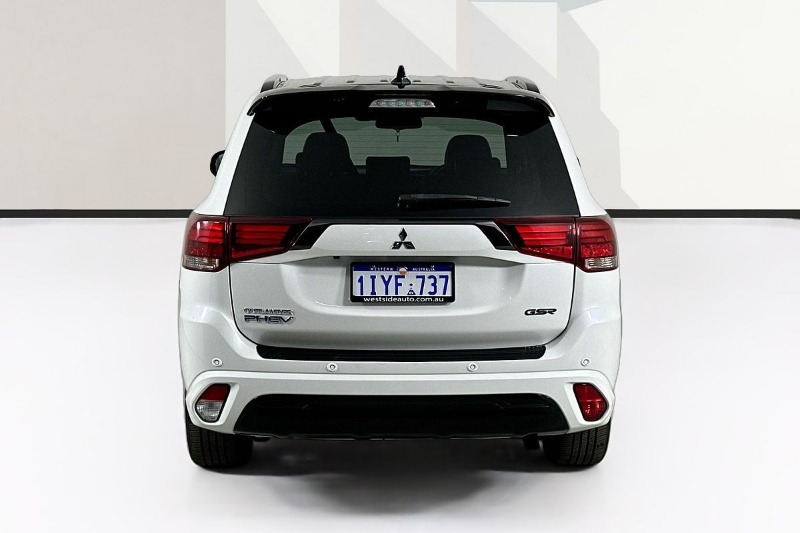 
								Mitsubishi OUTLANDER full									