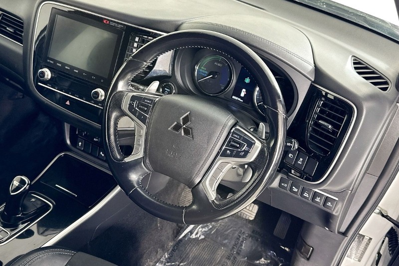 
								Mitsubishi OUTLANDER full									