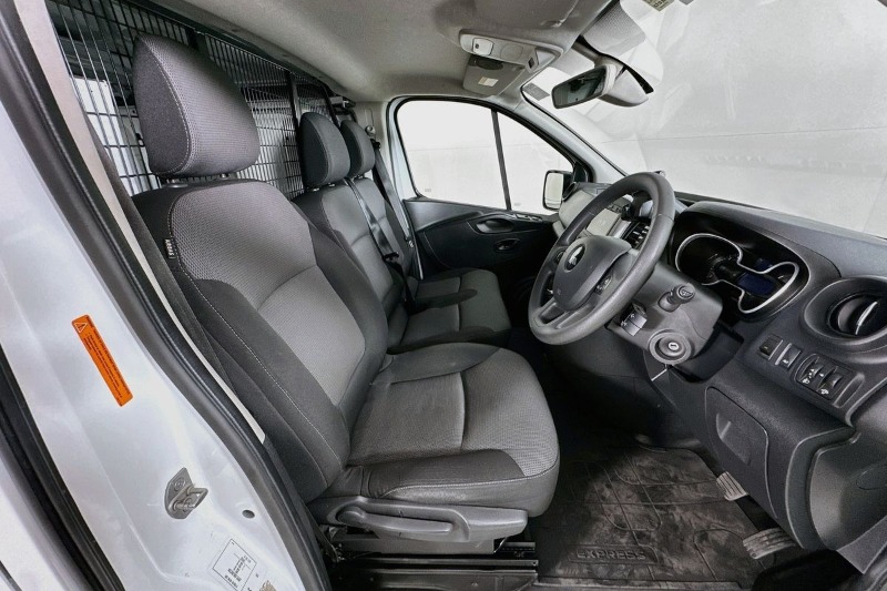 
								Mitsubishi EXPRESS full									