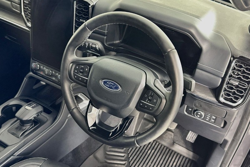 
								Ford EVEREST MY25.50 PLATINUM (4WD) full									