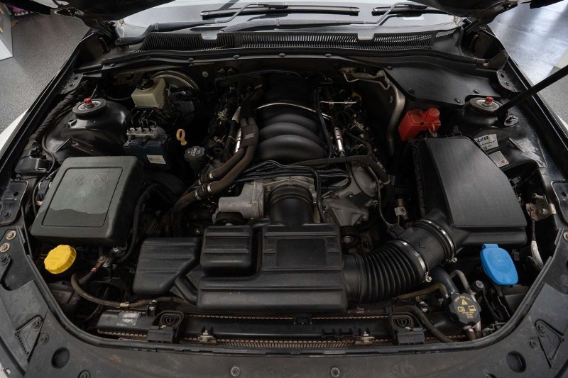 
								Holden Commodore SS V VF full									