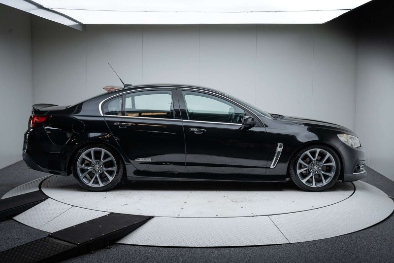 
								Holden Commodore SS V VF full									