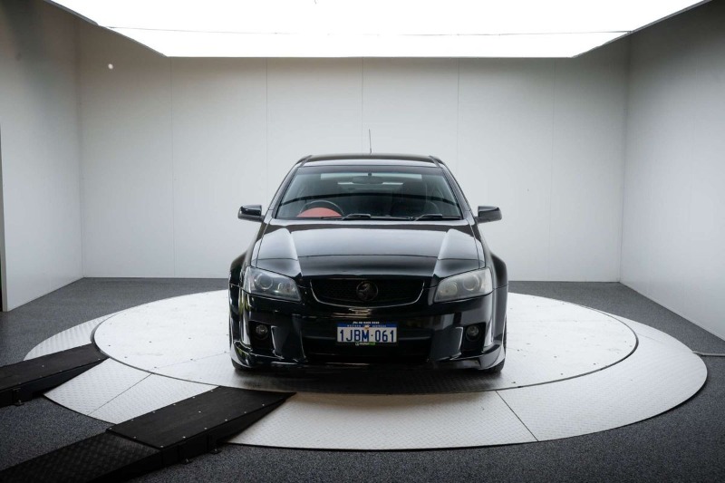 
								Holden Commodore SS V VE full									