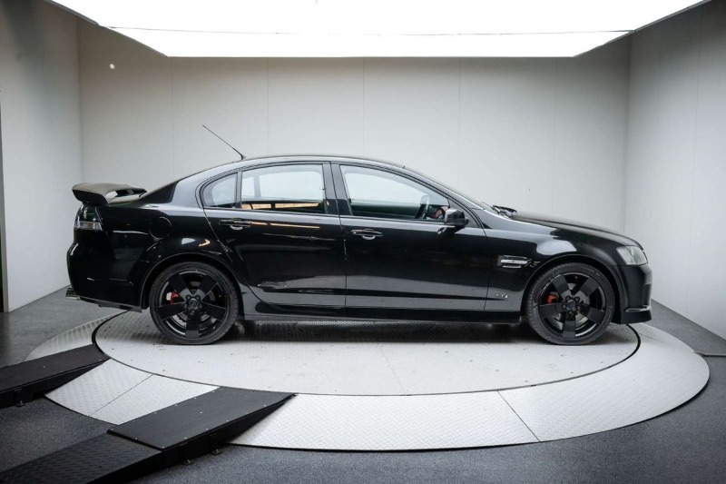 
								Holden Commodore SS V VE full									