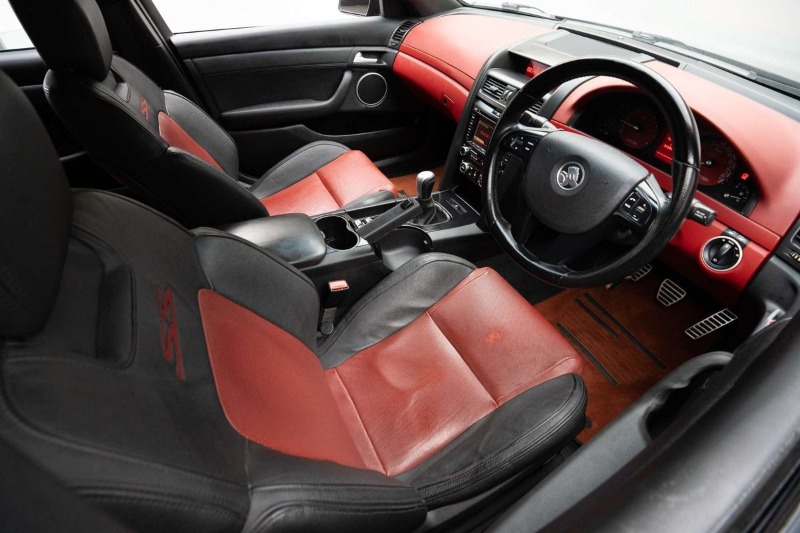 
								Holden Commodore SS V VE full									
