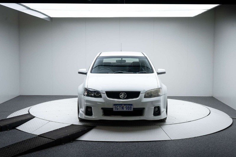 
								Holden Commodore SS VE Series II full									