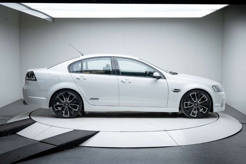 
								Holden Commodore SS VE Series II full									