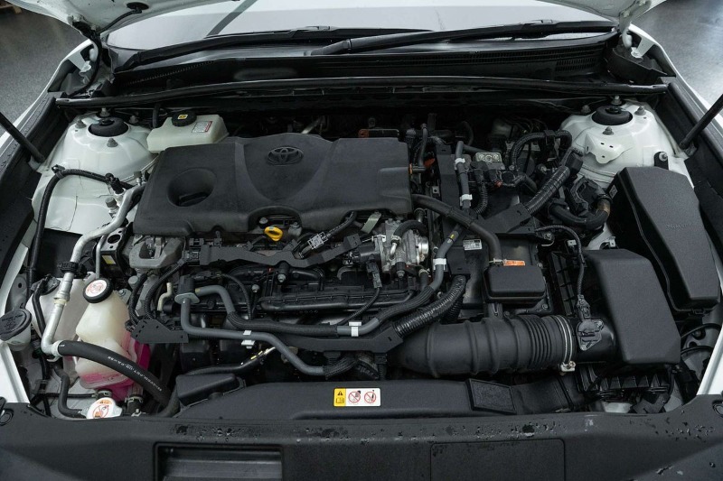 
								Toyota Camry Ascent AXVH70R full									