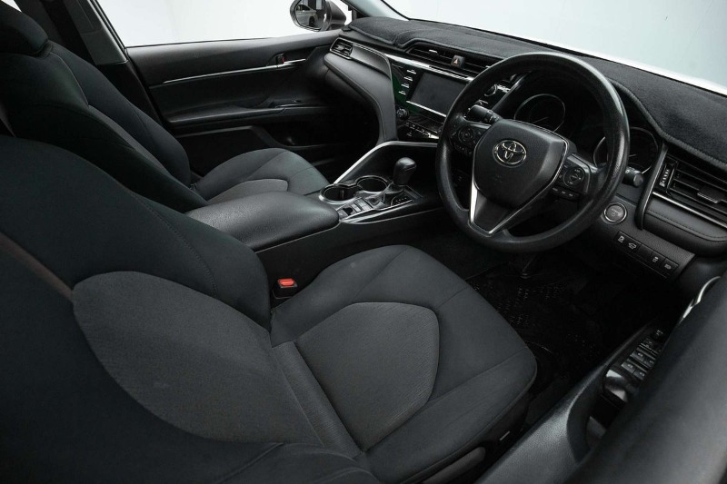 
								Toyota Camry Ascent AXVH70R full									