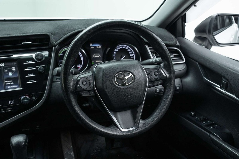 
								Toyota Camry Ascent AXVH70R full									