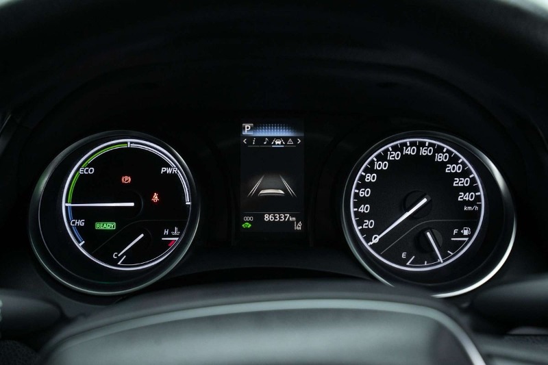 
								Toyota Camry Ascent AXVH70R full									