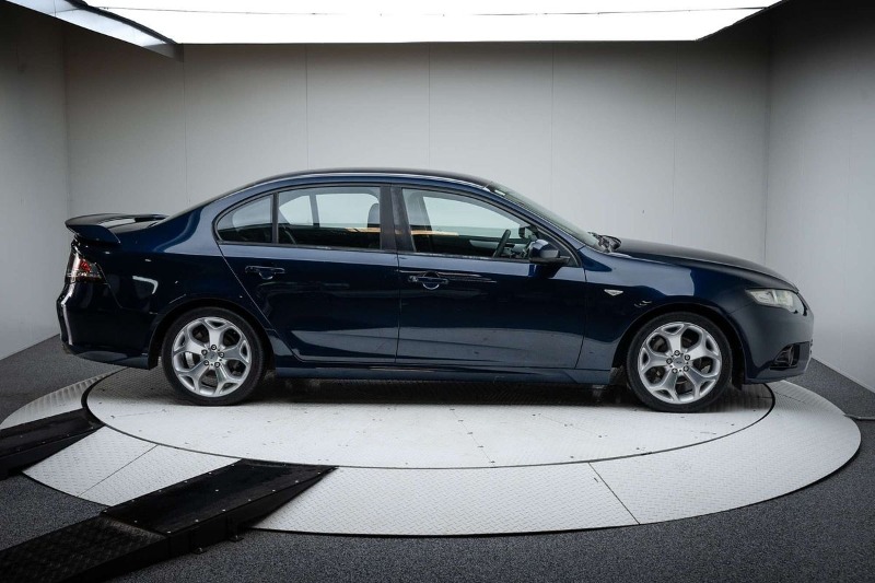 
								Ford Falcon XR6 FG MkII full									