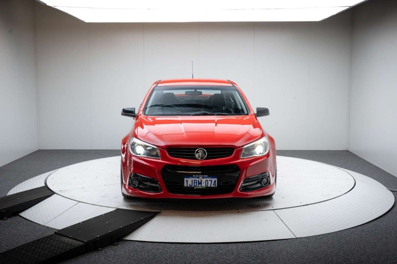 
								Holden Commodore SS V VF full									