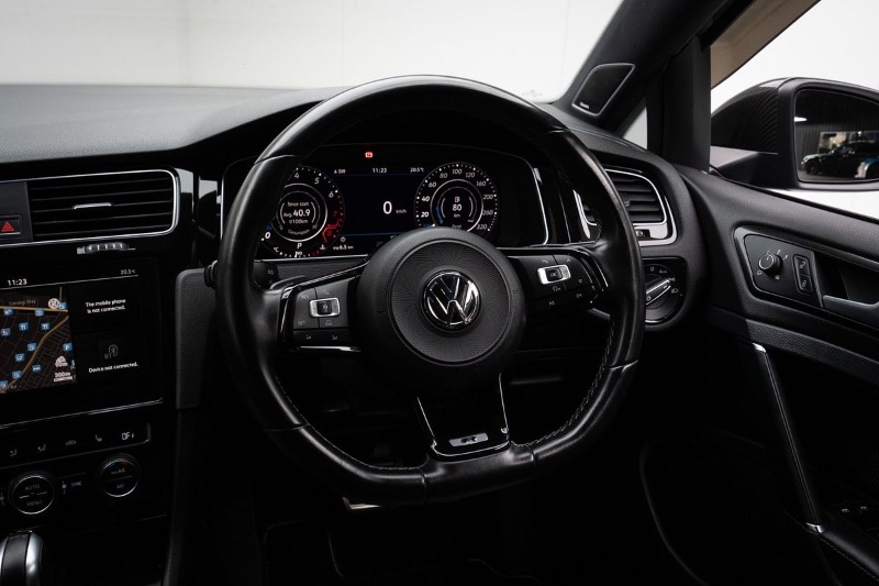 
								Volkswagen Golf R 7.5 full									