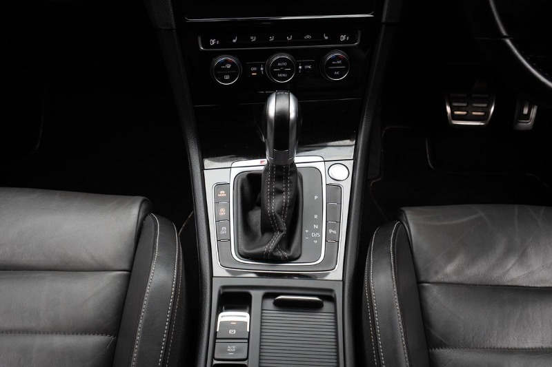 
								Volkswagen Golf R 7.5 full									