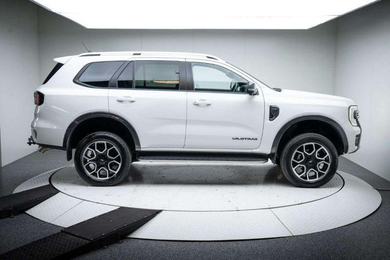 
								Ford Everest Wildtrak 3.0L full									